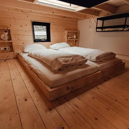 Tiny Dream House Отель Арнем